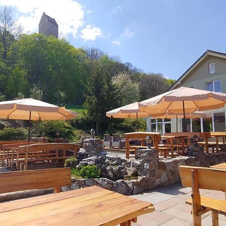 Pod Hradom Restaurant & Pension Topoľčany Buitenkant foto