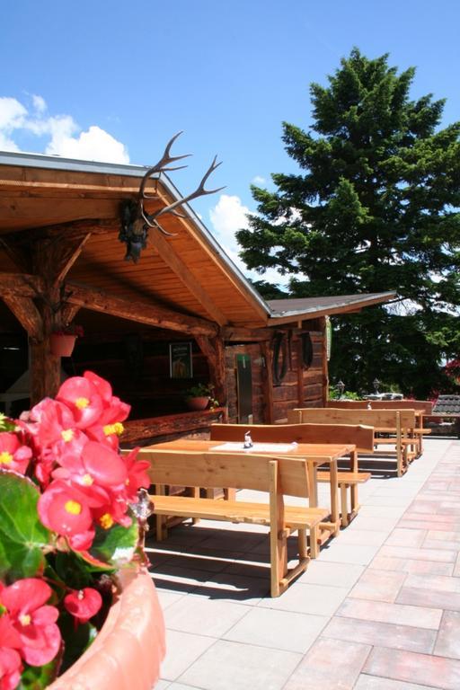 Pod Hradom Restaurant & Pension Topoľčany Buitenkant foto